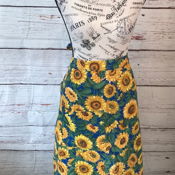 Sunflower apron - Picture 2 of 9